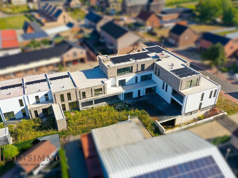 Het project is vergund voor 12 appartementen en 3 woningen en kan genieten onder 6% BTW onder voorwaarden! Tevens is het complex voorzien van een park