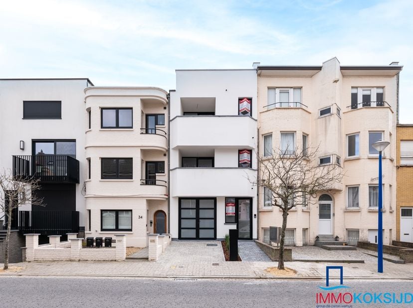 Het opbrengsteigendom is rustig, doch centraal gelegen in een straat parallel aan de Zeelaan.<br />
<br />
Het gebouw bestaat uit 3 appartementen:<br