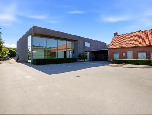                                         Handelszaak te koop in Westrozebeke, € 1.200.000
