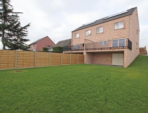                                         Maison à louer à Leefdaal, € 1.700
