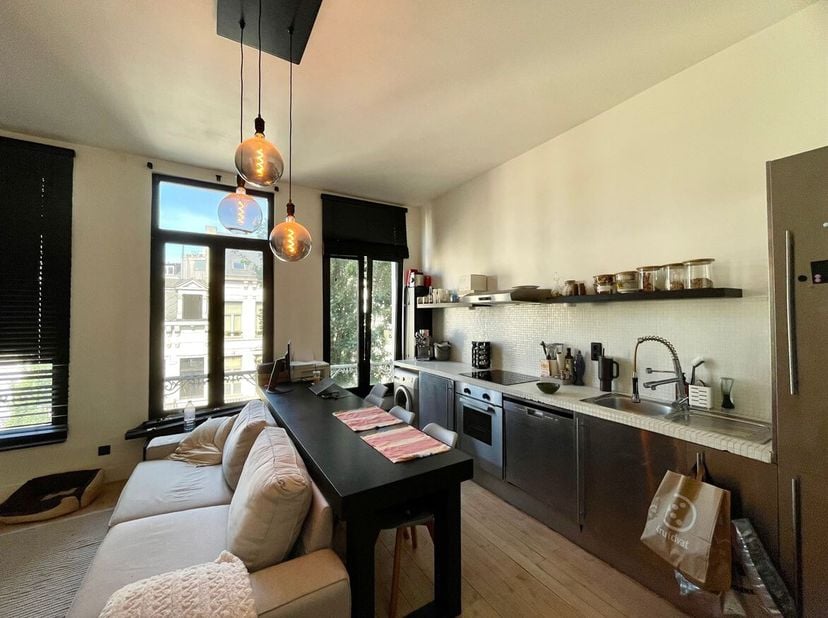 1-slaapkamer appartement met zonnig terras op toplocatie in Antwerpen Zuid!<br />
Ligging: Ideaal gelegen op het bruisende Zuid, een van de meest gege