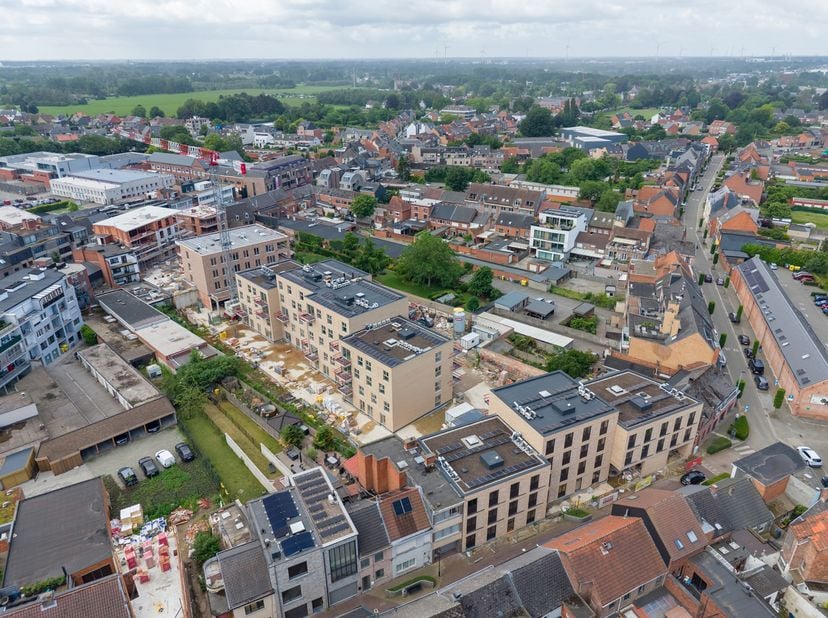 Ontdek Residentie Moulart, een uniek nieuwbouwproject bestaande uit 77 eigentijdse appartementen en 4 commerciële ruimtes verspreid over 5 verschillen
