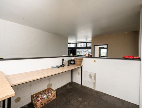                                         Handelsgelijkvloers te huur in Lommel, € 1.500
