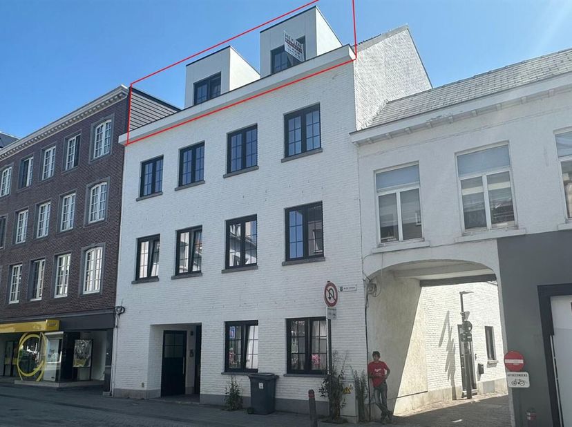 Gezellige studio met 1 slaapkamer en terras<br />
Ligging: Deze studio is gelegen aan de Herentalsstraat te Turnhout, op een vlot bereikbare locatie m