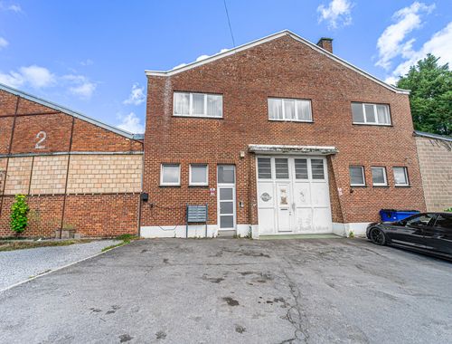                                         Bureaux à vendre à Montigny-le-Tilleul, € 240.000
