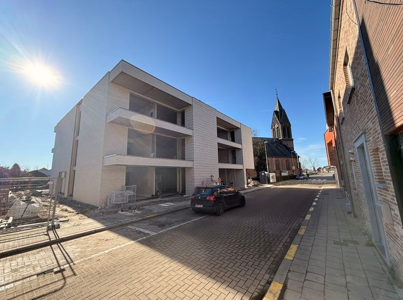 Appartement te koop
                    in 2830 Tisselt