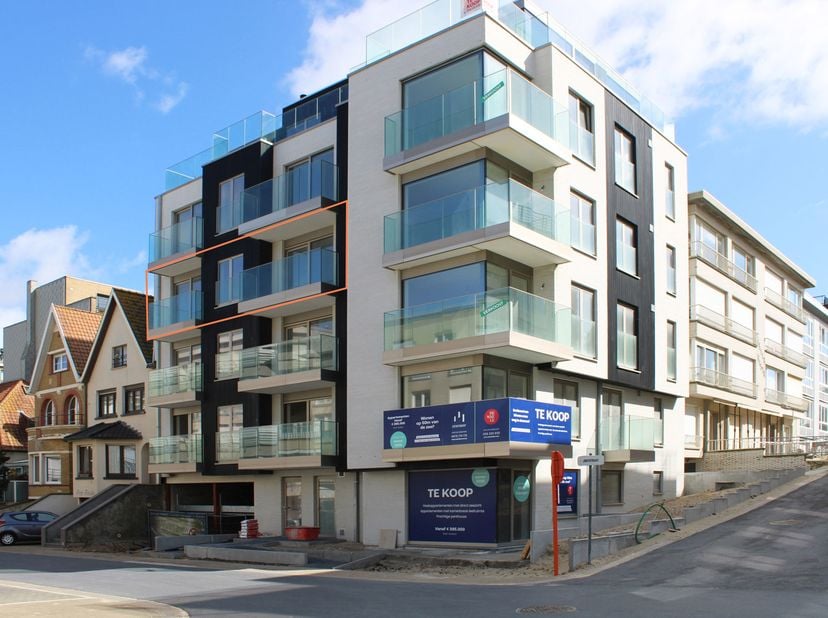 Voor meer informatie of wenst u de plannen in te kijken of een appartement in optie te nemen, dan kunt u contact opnemen met Michiel Debruyne op 0490/