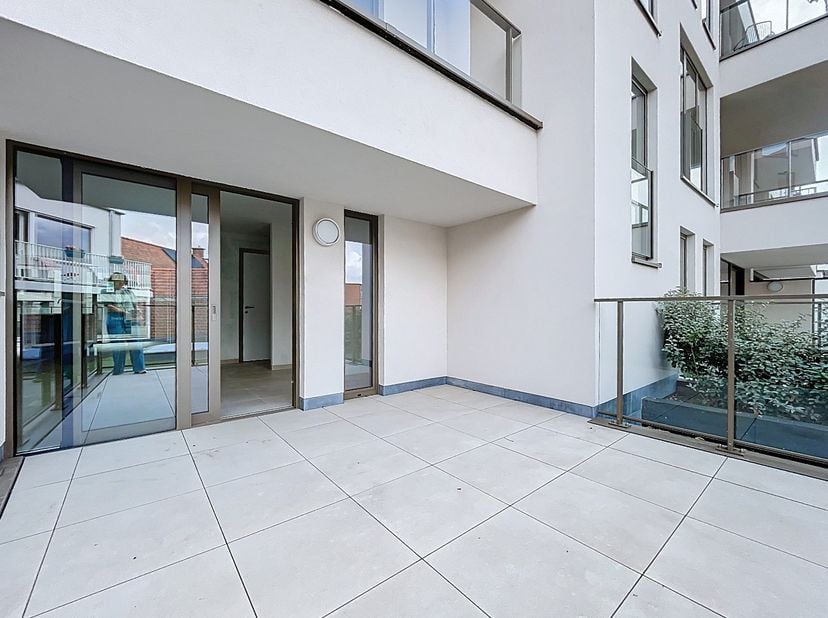 Ben je op zoek naar een woonst met kwalitatieve afwerking, centraal gelegen en met alles binnen handbereik? Dan is dit instapklaar appartement precies