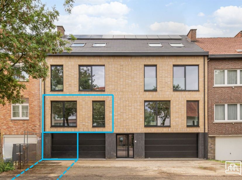Te huur : Unieke ligging dichtbij het station van Tienen en eveneens dichtbij al de faciliteiten van wat Tienen te bieden heeft.<br />
<br />
Dit is