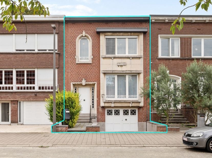 Huis te koop in Venneborglaan 154,
                    2100 Deurne