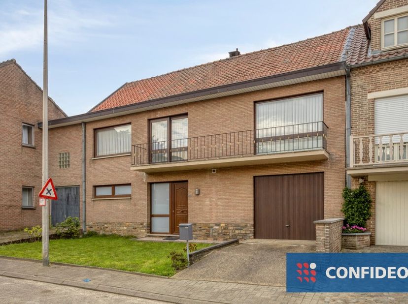 Deze woning is gelegen in het pittoreske Vreren, een rustige en landelijke deelgemeente van Tongeren-Borgloon. U geniet hier van een aangename woonomg