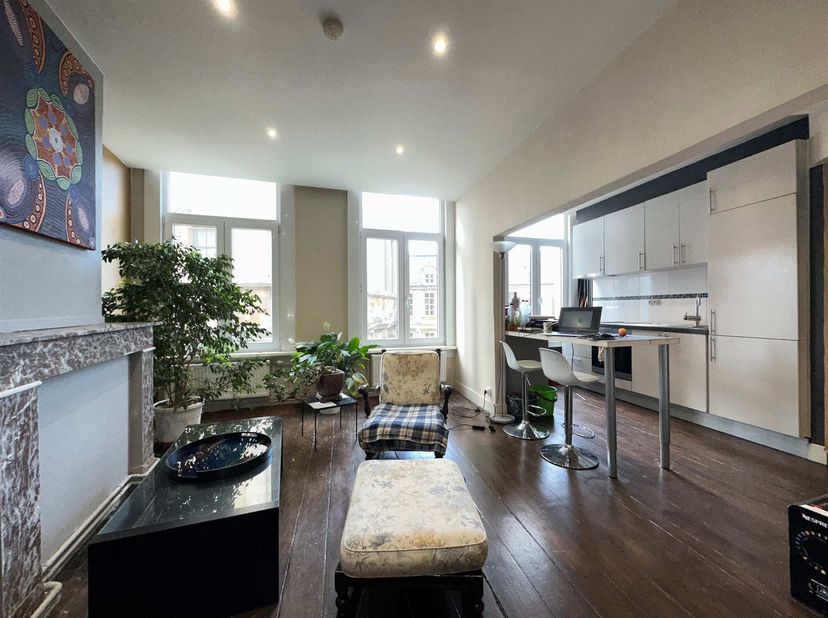 Gezellig appartement met zicht op het Hendrik Conscienceplein<br />
 <br />
Dit knusse appartement bevindt zich op de 2de verdieping en is bereikbaar