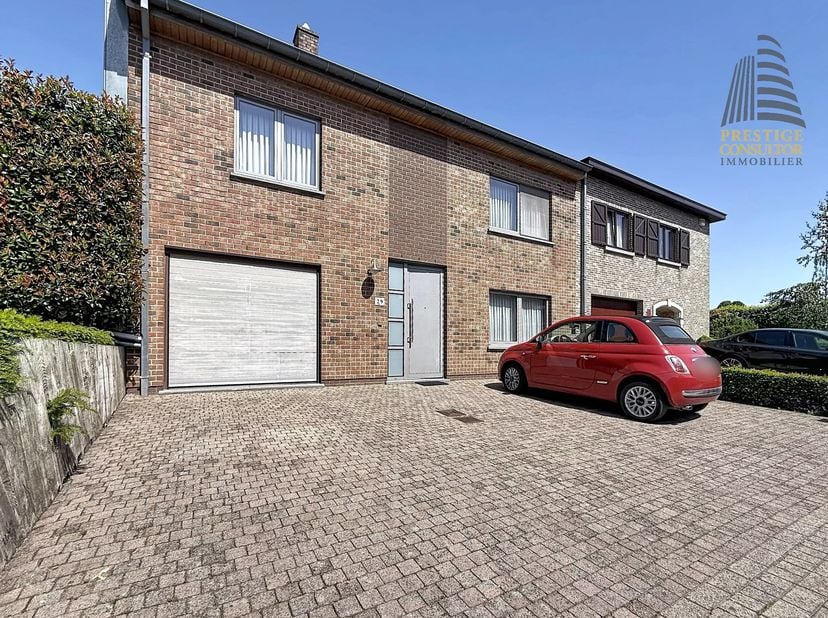 DILBEEK - REF: 87067093 - MAGNIFIQUE MAISON UNIFAMILIALE 3 CHAMBRES AVEC GARAGE + GRAND JARDIN!<br />
COUP DE COEUR - Située dans un agréable quartier