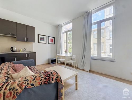                                         Studio met slaaphoek te huur in Sint-Gillis, € 1.200
