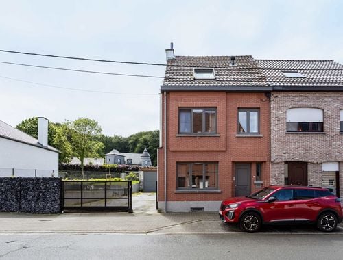                                         Woning te koop in Overboelare, € 490.000
