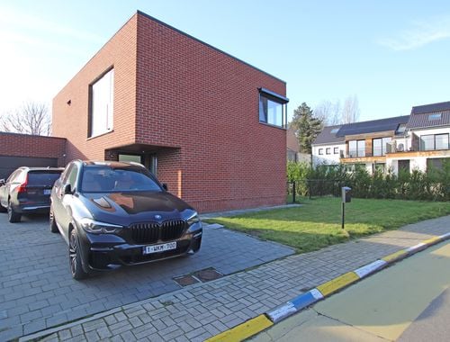                                         Villa à louer à Korbeek-Dijle, € 2.000
