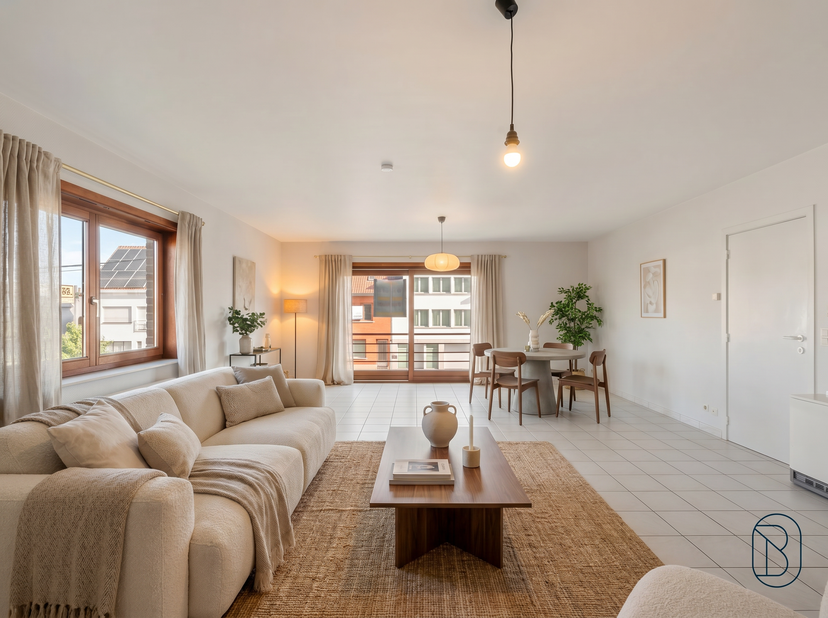 Te koop: Instapklaar appartement met garage en parking in Harelbeke<br />
Op een centrale locatie in Harelbeke bevindt zich dit ruime en lichtrijke ap