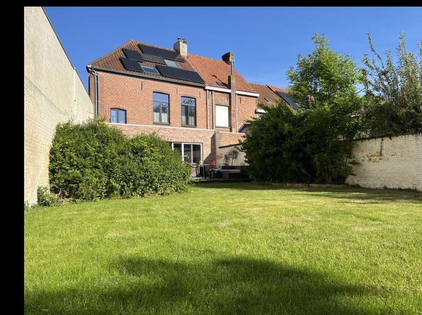 Maison à vendre
                    à 8000 Sint-Pieters