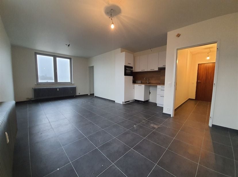 Ontdek dit charmante appartement te Herent, ideaal voor starters of jong professionals. Met een bewoonbare oppervlakte van 60m² biedt dit appartement