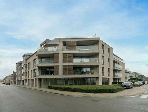                                         Handelsgelijkvloers te koop in Waregem, € 550.000
