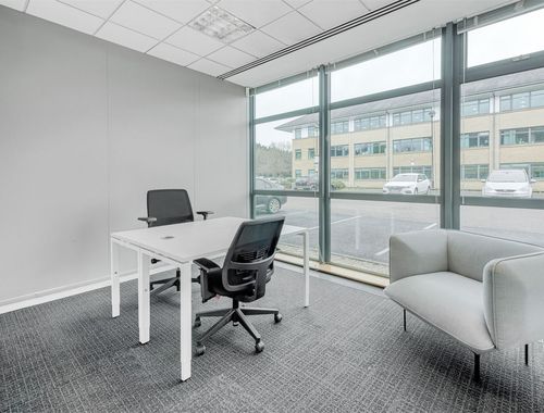                                         Bureaux à louer à Mont-Saint-Guibert, € 129
