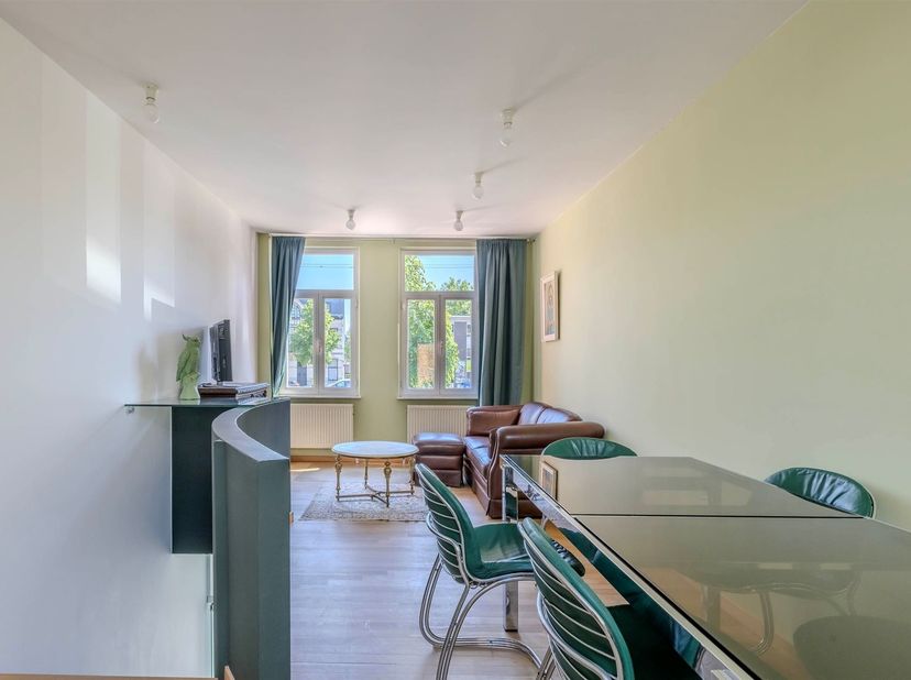 De woning is gunstig gelegen in de dorpskern van Berlaar nabij allerhande winkels, sportgelegenheden, scholen en openbaar vervoer.<br />
<br />
Inde