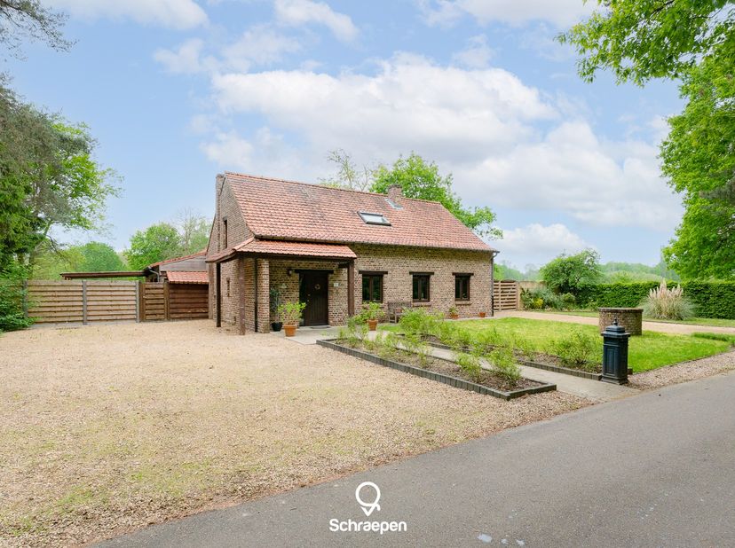 We vinden deze Idyllisch gelegen open bebouwing te Hasselt terug op een riant perceel van maar liefst 50 are. Voor meer informatie ga naar:&amp;nbsp;https