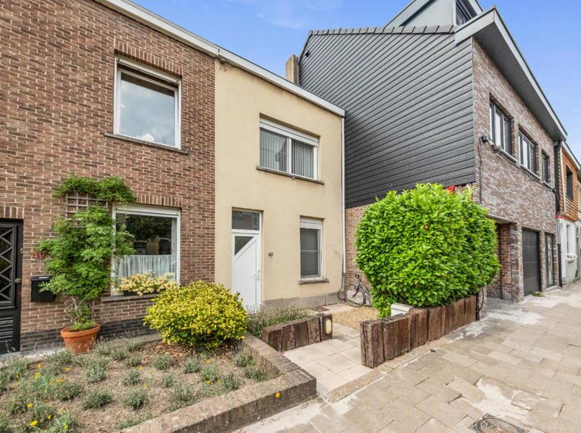 Huis te koop in De Pintelaan 40,
                    9000 Gent