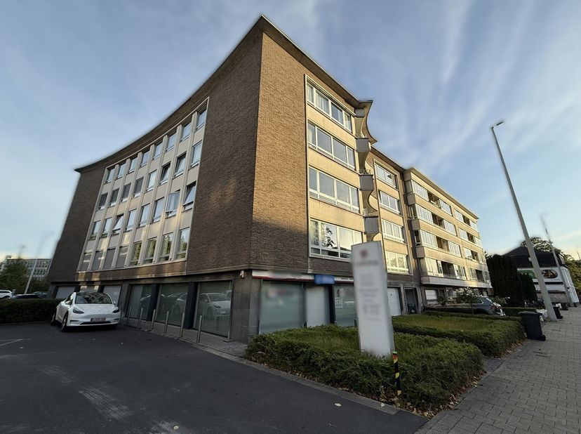 Bedrijfsvastgoed te koop in Kortrijksesteenweg,
                    9000 Gent