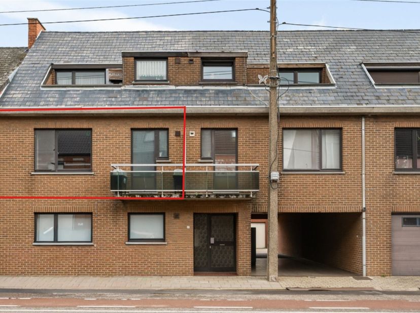 Ligging: Dit appartement bevindt zich in de Diestersteenweg, vlakbij het centrum van Halen. Dankzij deze centrale ligging sta je op enkele minuten in