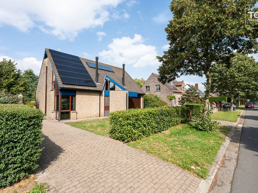 Huis te koop in Zwembadstraat 13,
                    9032 Wondelgem