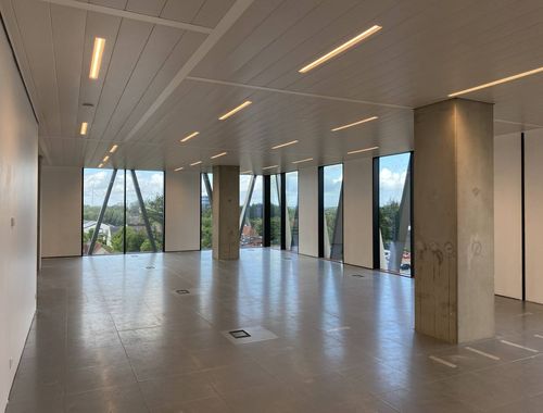                                         Kantoor te huur in Roeselare, € 1.825
