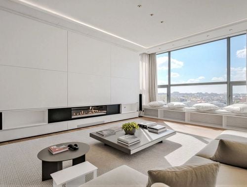                                         Penthouse à louer à Ixelles, € 7.149
