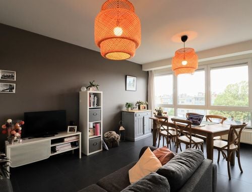                                         Appartement à louer à Woluwe-Saint-Lambert, € 1.250

