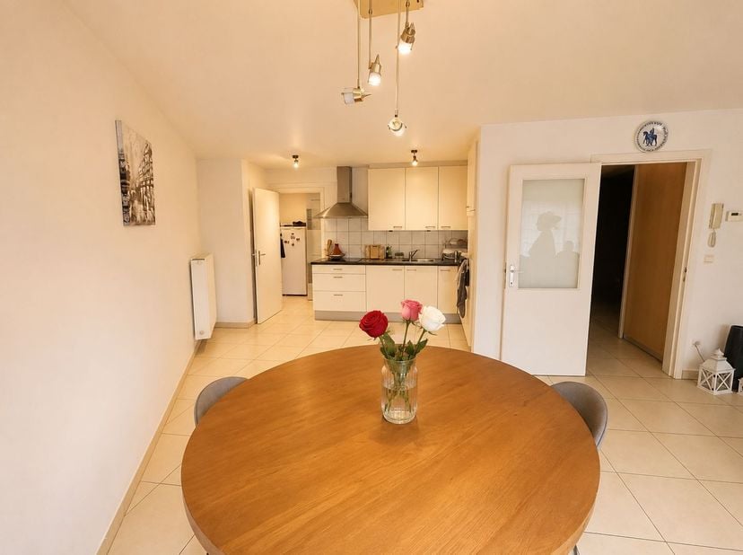 Op zoek naar een ruim appartement met veel lichtinval, 2 terrassen en drie volwaardige slaapkamers?<br />
<br />
Dan is dit instapklare appartement op
