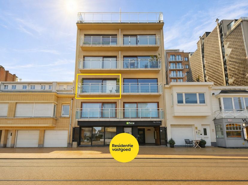 Centraal gelegen bevindt zich dit verzorgd appartement op de tweede verdieping, ideaal als vaste woonst, tweede verblijf of investering. Het apparteme