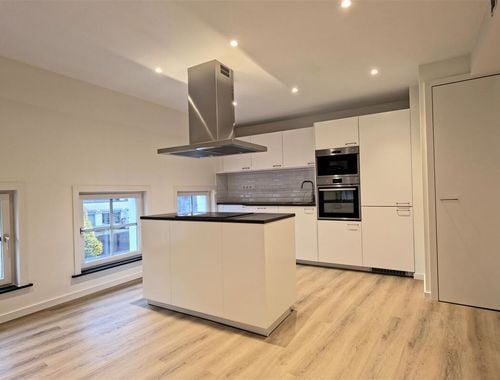                                         Appartement te huur in Péruwelz, € 730
