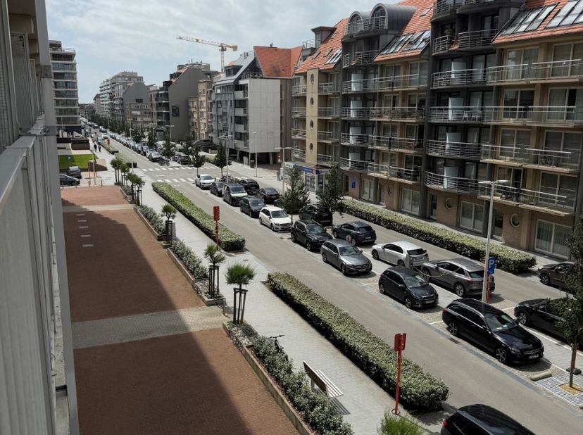 Bent u op zoek naar een betaalbare eigendom die u volledig naar uw eigen smaak kunt inrichten? Dan is deze studio in Residentie Santhooft zeker een be