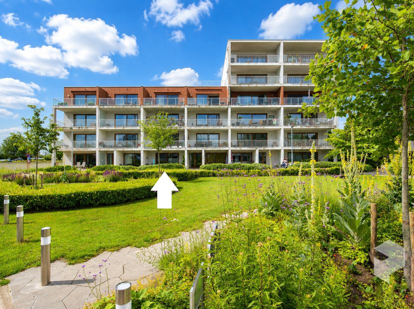 Mooi ruim appartement (2014) met tuin, ruim terras en 2 slaapkamers<br />
Dit recente appartement is uiterst goed gelegen, op wandelafstand van winkel