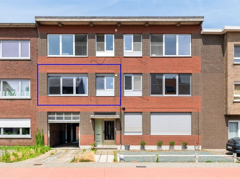 Instapklaar appartement met 2 slaapkamers en garage, gunstig gelegen nabij het landelijke dorpscentrum van Duffel - West.<br />
Dit aangenaam appartem