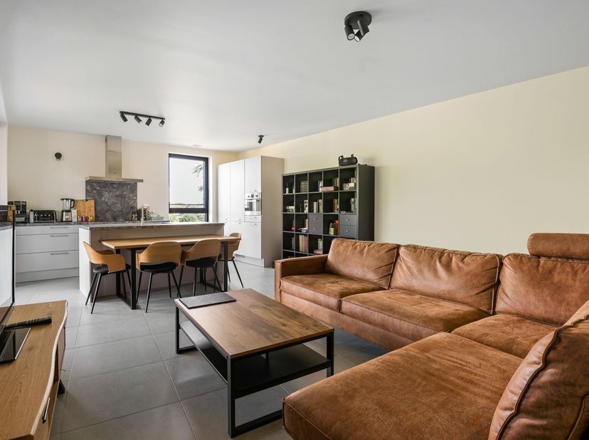 Appartement 2 chambres économe en énergie avec terrasse<br />
<br />
Situation : Situé dans un endroit très calme et bien desservi, à proximité du c