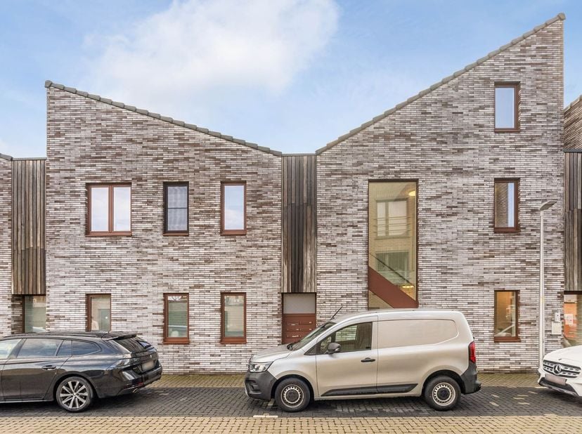 In Heusden-Zolder vinden we dit instapklare gelijkvloerse appartement terug in de rustige Residentie Verde. De ligging combineert het beste van twee w