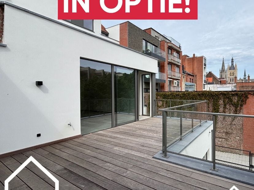 Appartement 0102 is gelegen op de eerste verdieping van Residentie Melrose Place en heeft een totale oppervlakte van 92m². Met daarbij een noord-oost