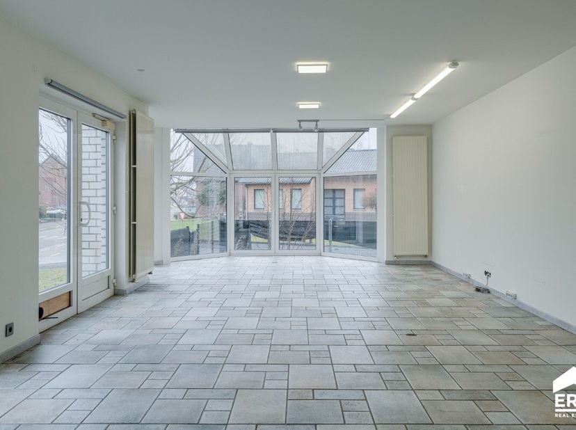 [[ DIT PAND NEEMT DEEL AAN DE ERA OPEN HUIZEN DAG OP 13/6 VAN 13:00 TOT 14:00 ]] Veelzijdige woning met mogelijkheid tot kangoeroewonen in Oudsbergen,