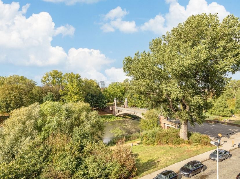 Ontdek dit smaakvol en volledig gerenoveerde appartement, ideaal voor starters, alleenstaanden of als interessante investering met sterke verhuurmogel