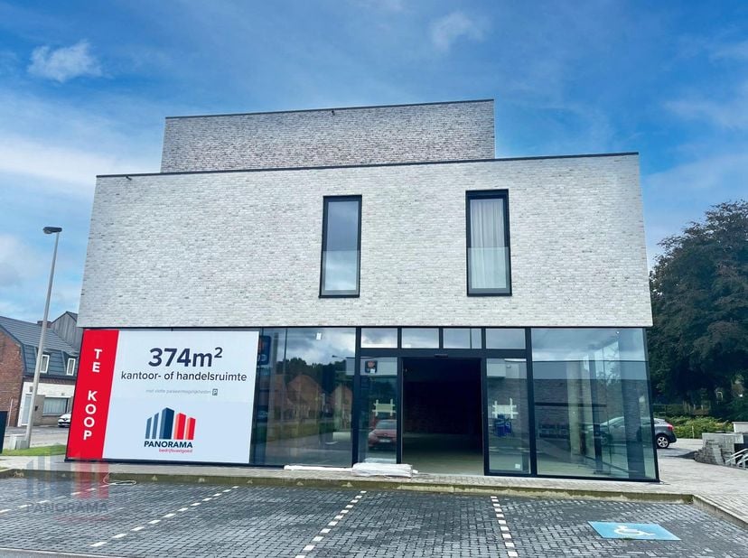 Bien professionnel à vendre
                    à 3945 Oostham