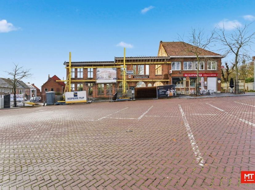 Welkom bij Residentie Becelaere<br />
<br />
Dit nieuwbouwproject op de markt van Beselare zal bestaan uit:<br />
<br />
	2 handelspanden<br />
	9 app