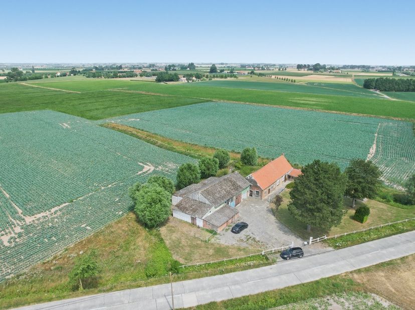 Grond te koop in Houtemstraat 26,
                    8630 Veurne