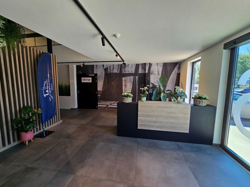 Bien professionnel à louer
                    à 3600 Genk