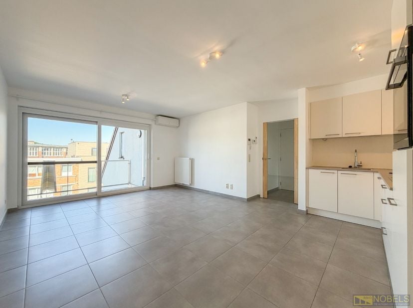 Instapklaar appartement met 3 slaapkamers, EPC-label A, zonnig terras én garage op toplocatie in Ronse.<br />
Op zoek naar een ruim, energiezuinig en